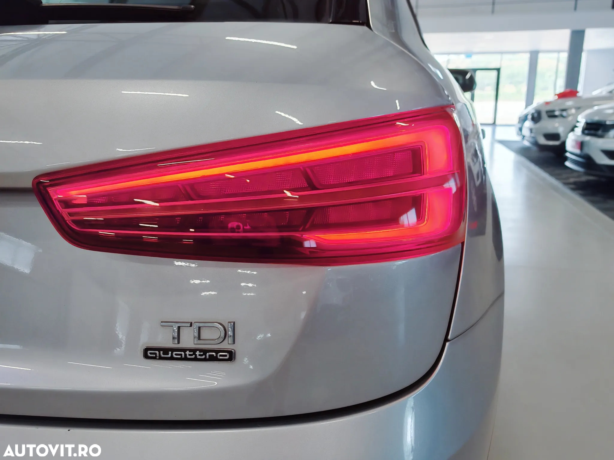 Audi Q3 2.0 35 TDI S tronic - 28
