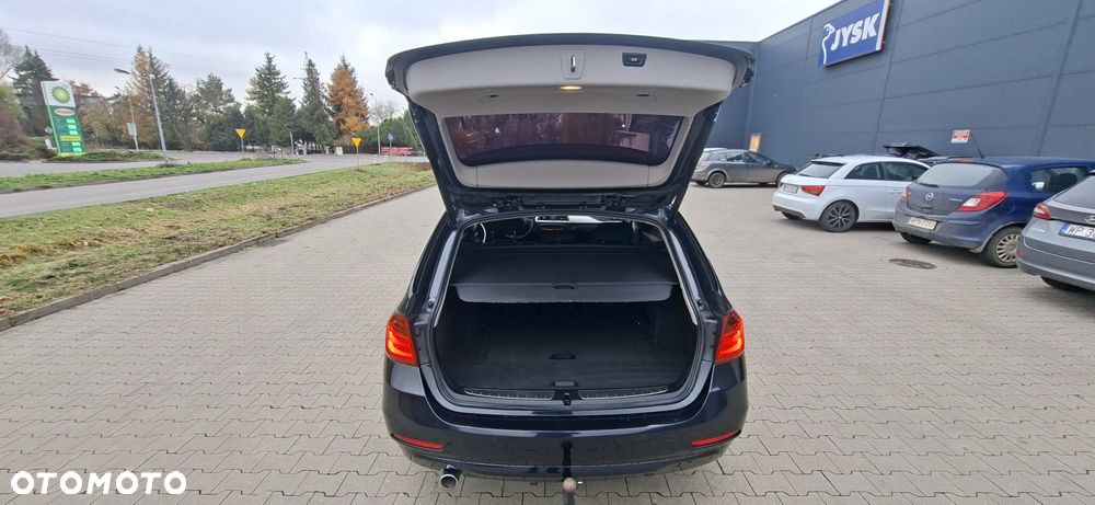 BMW Seria 3 318d - 29