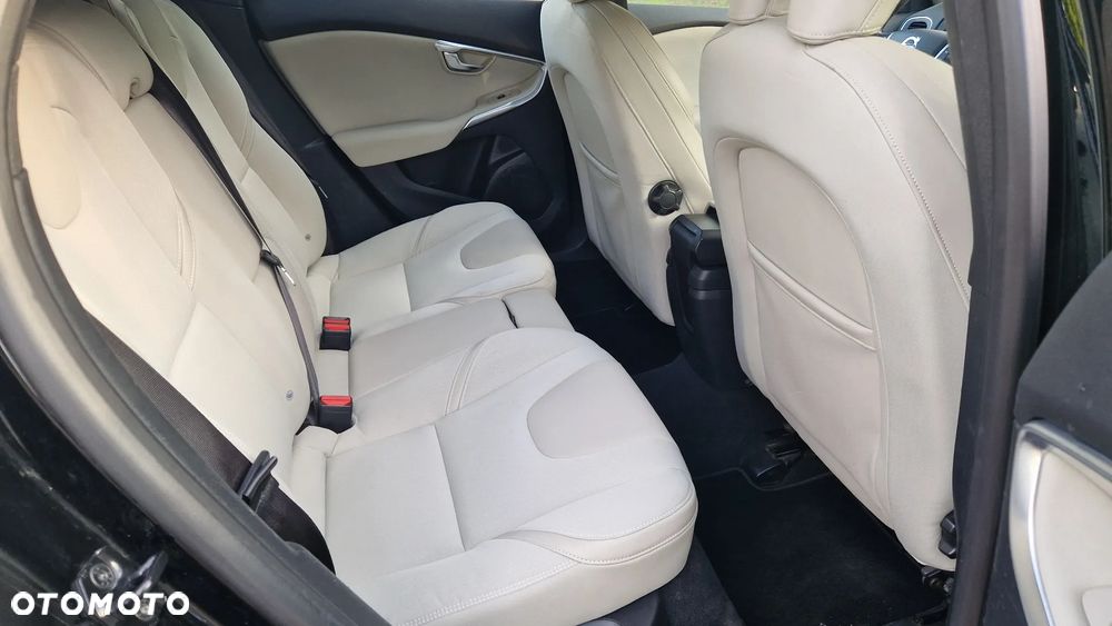 Volvo V40 D3 Geartronic Summum - 8