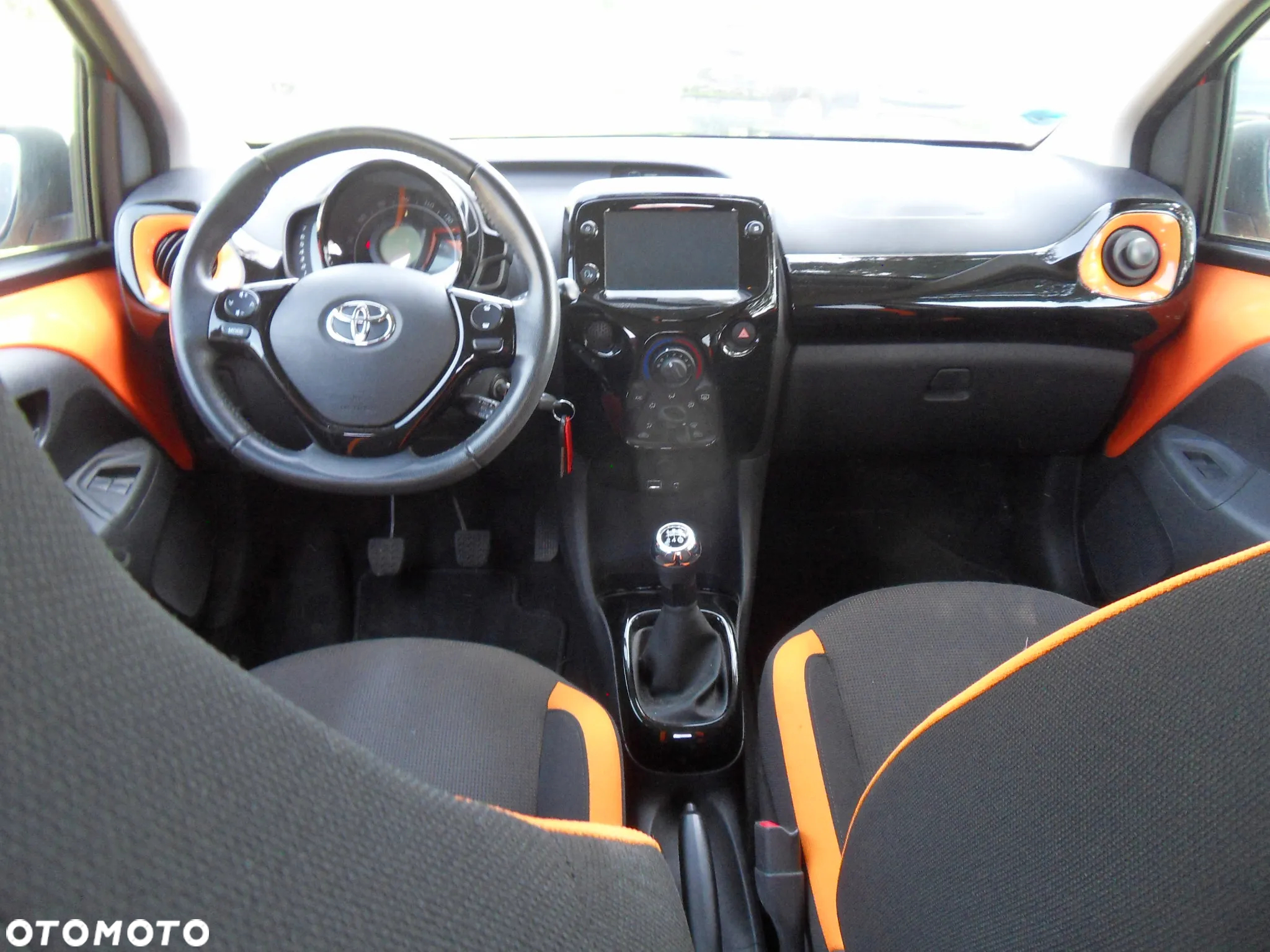 Toyota Aygo x-play connect - 16