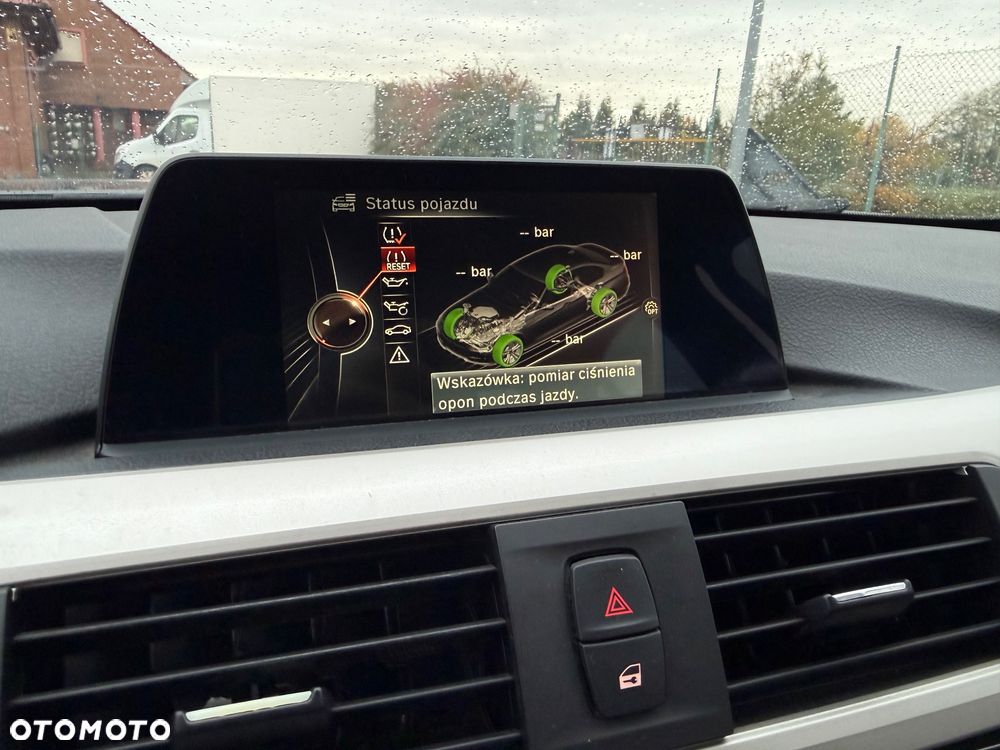 BMW Seria 3 318d Modern Line - 26