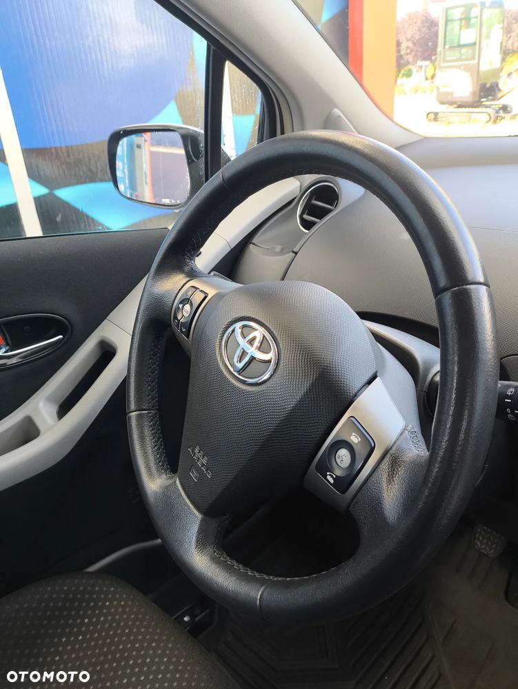 Toyota Yaris 1.0 VVT-i Luna - 19