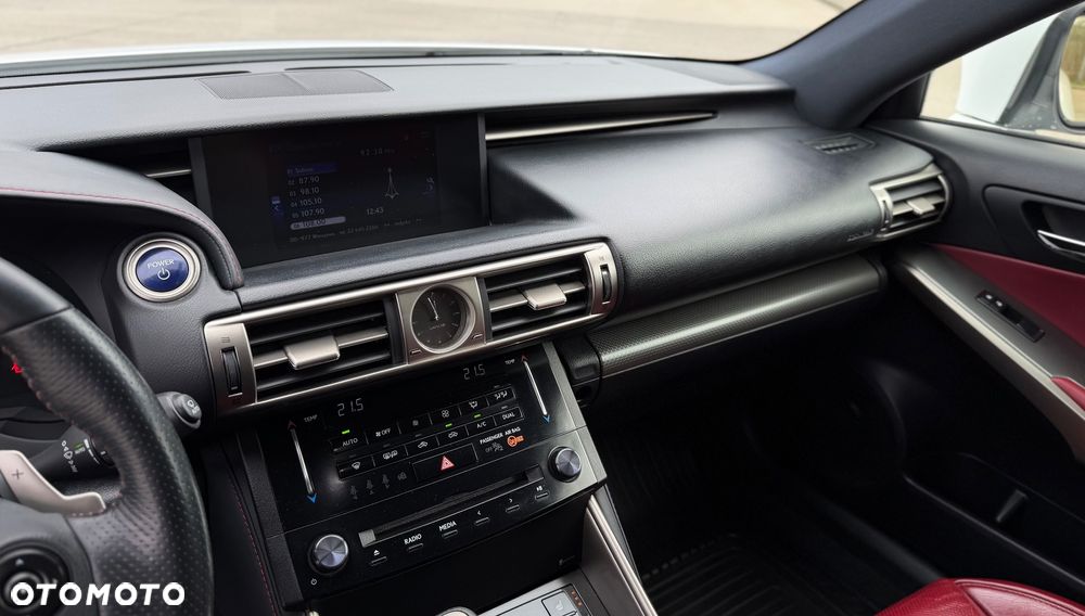 Lexus IS 300h F Sport - 23