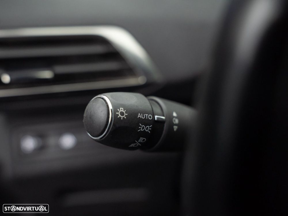 Peugeot 3008 1.6 Hybrid Allure e-EAT8 - 21