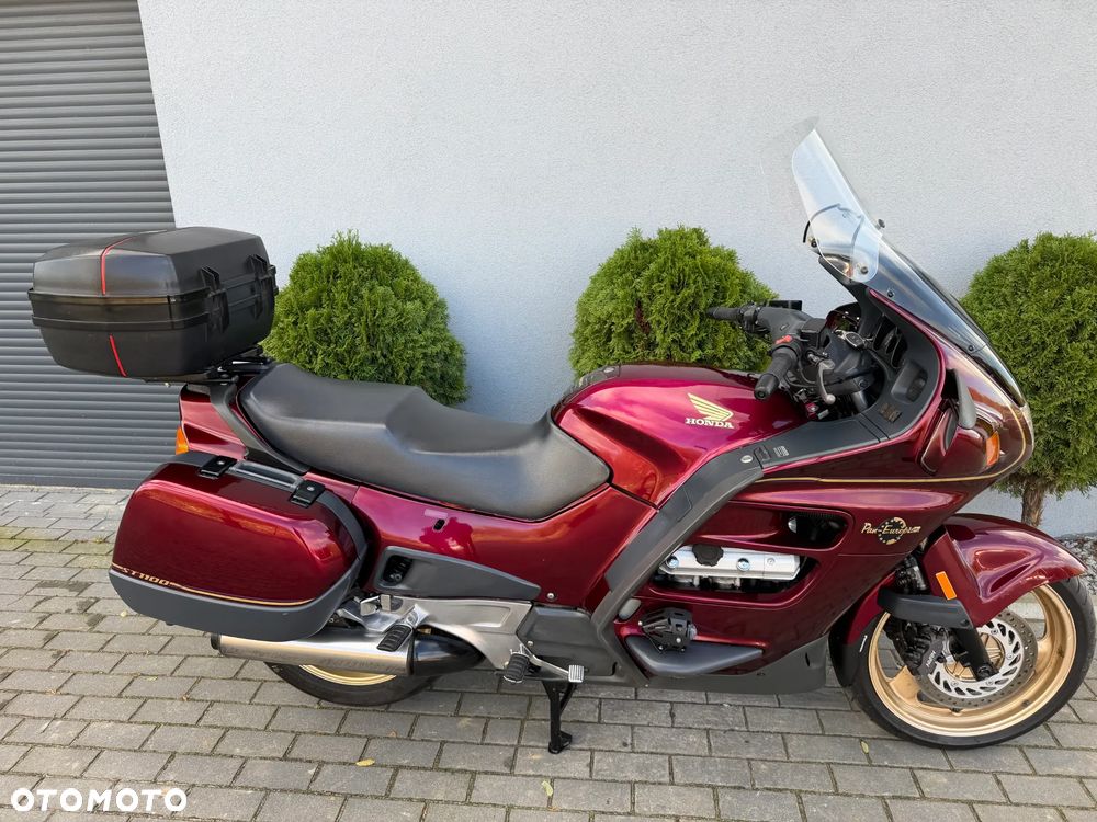 Honda ST - 40