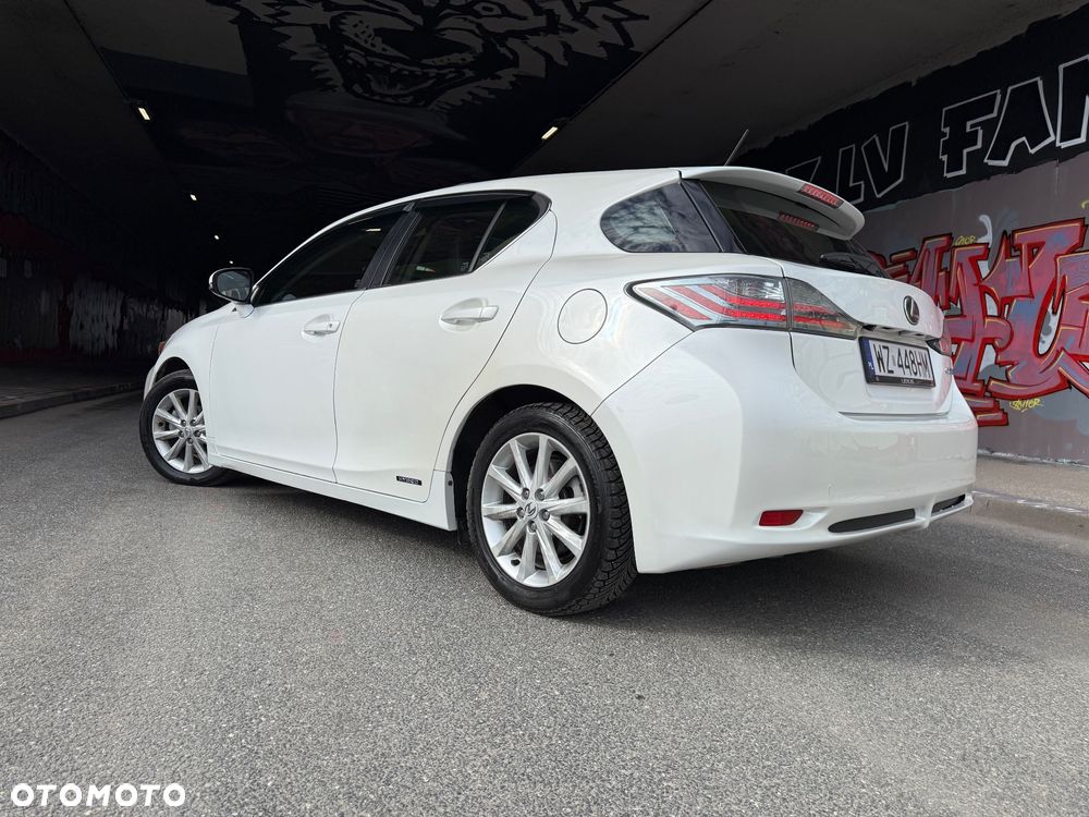 Lexus CT - 11