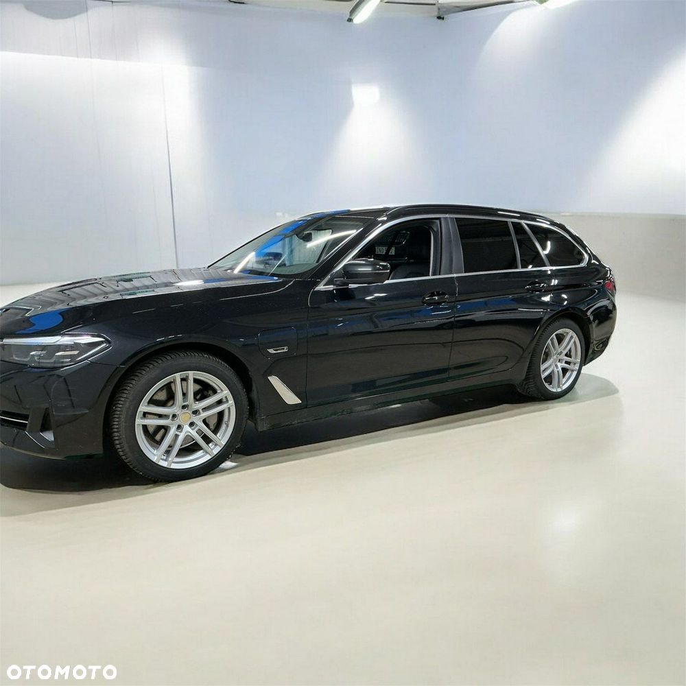 BMW Seria 5 530e xDrive Luxury Line - 3