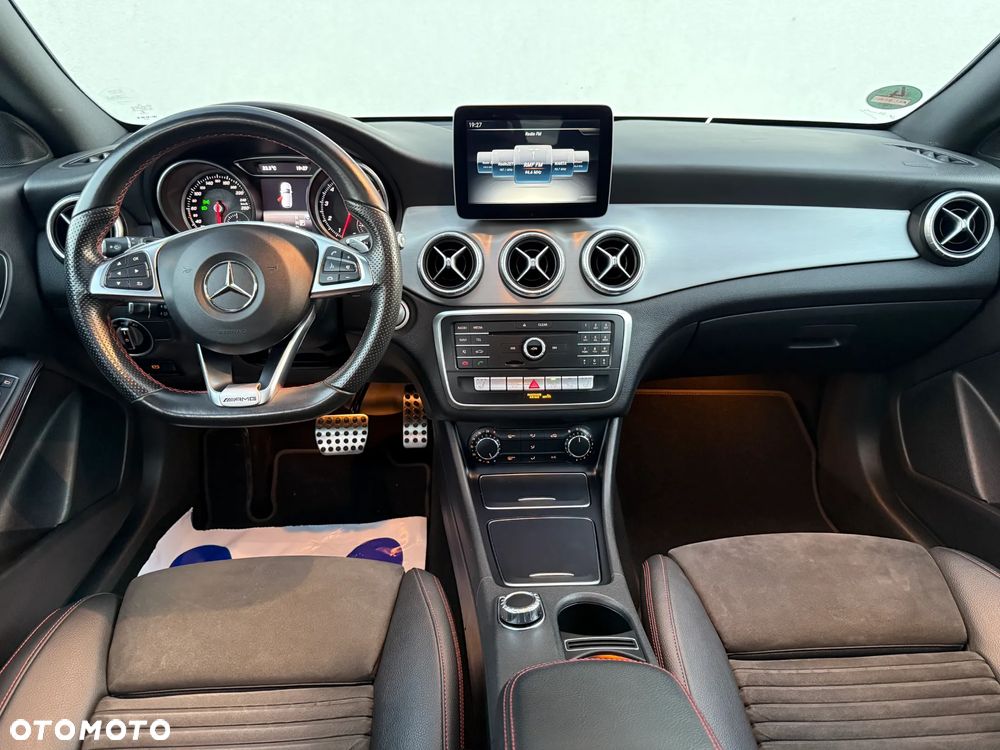 Mercedes-Benz CLA 180 7G-DCT AMG Line - 11