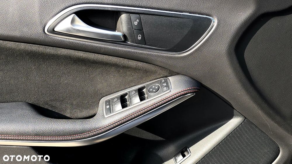 Mercedes-Benz CLA 200 7G-DCT AMG Line - 8