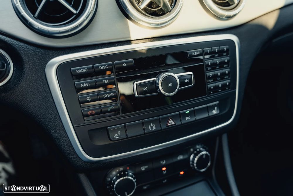 Mercedes-Benz CLA 220 - 30
