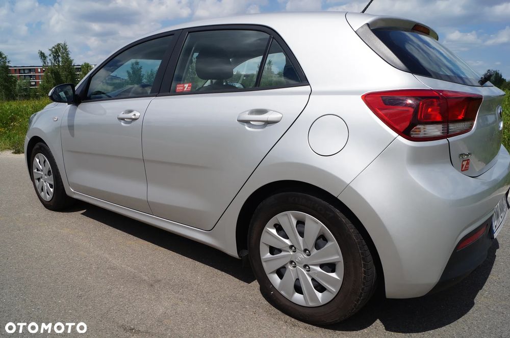 Kia Rio 1.2 L - 16