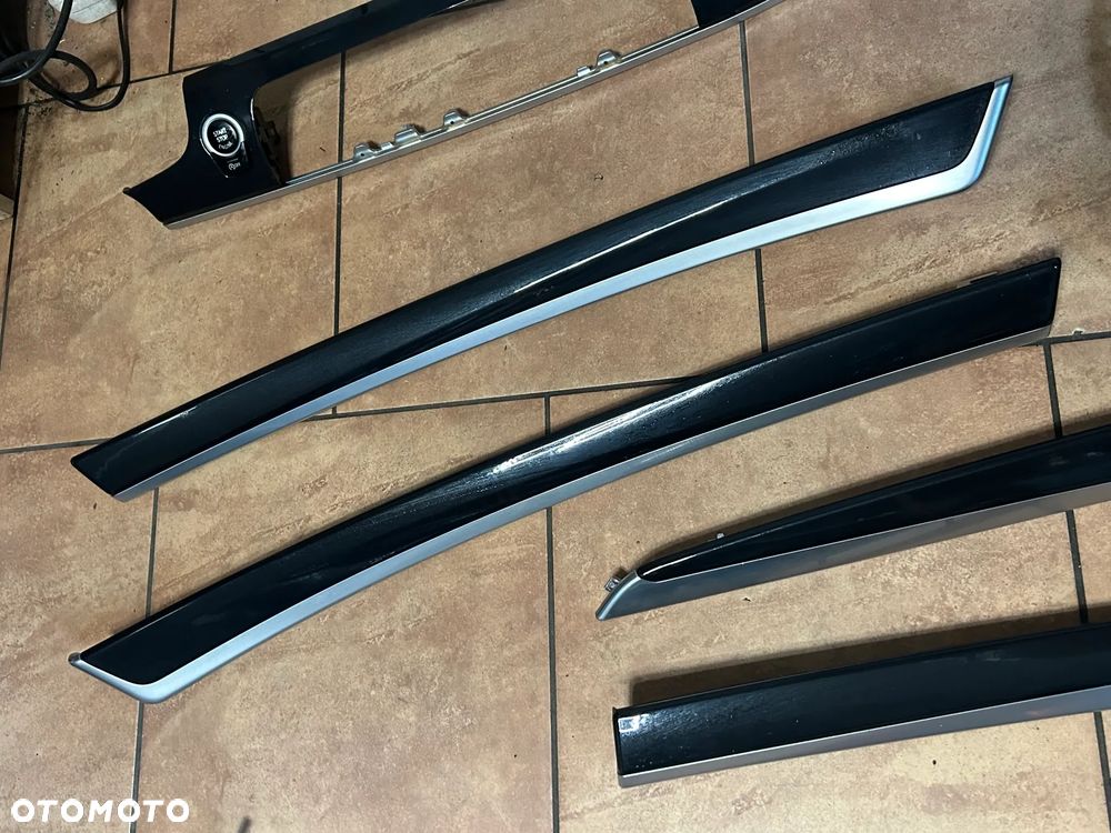 LISTWY OZDOBNE BMW 5 F10 F11 SCHWARZ CZARNE MANUAL EUROPA KPL 9166649 - 2