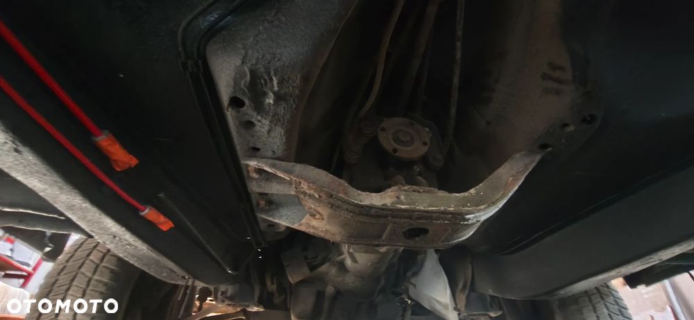 Volvo Seria 700 - 17