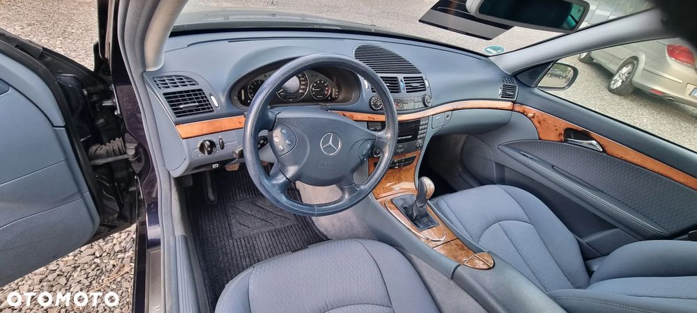 Mercedes-Benz Klasa E - 24