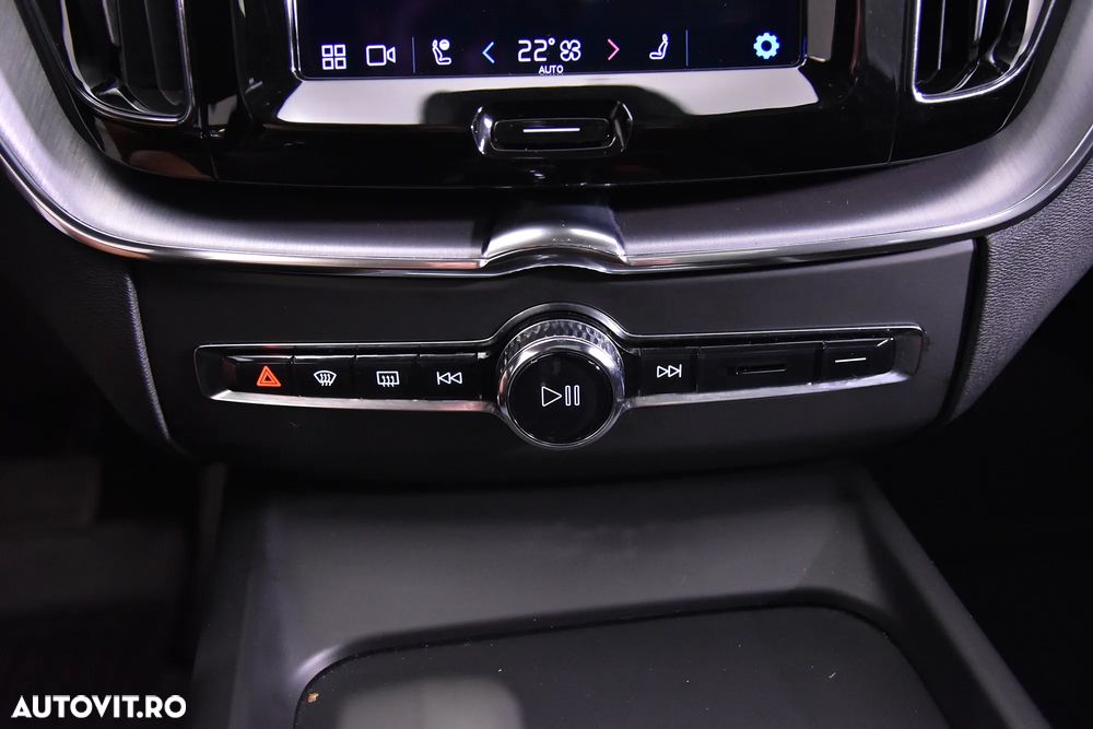 Volvo XC 60 T6 AWD Recharge Geartronic Inscription Expression - 16