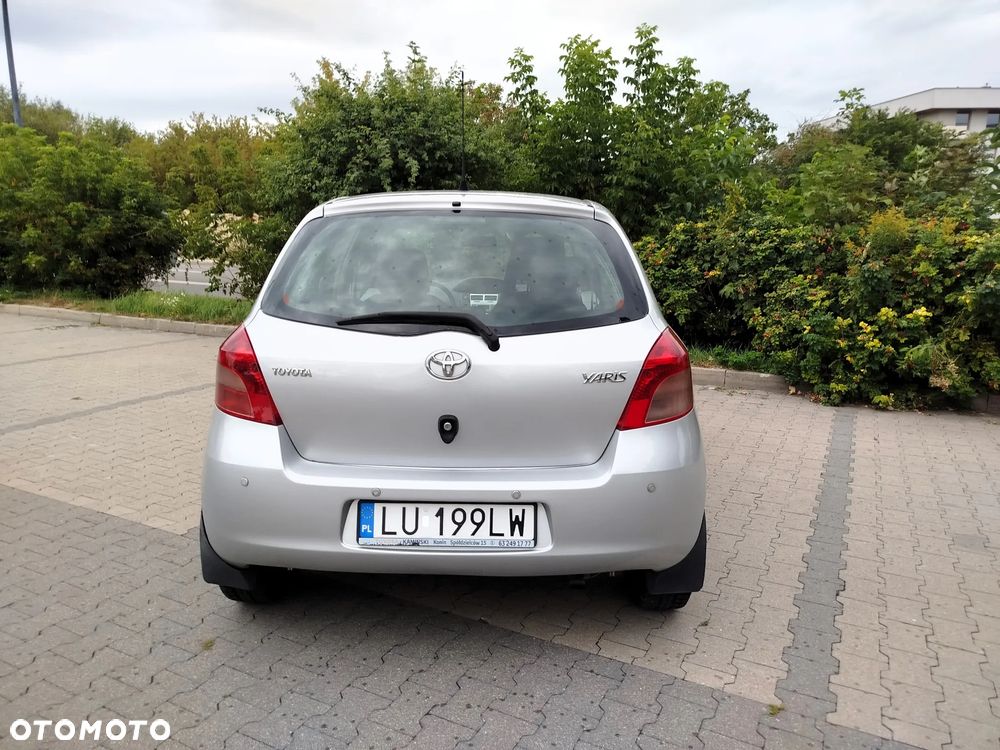 Toyota Yaris - 8