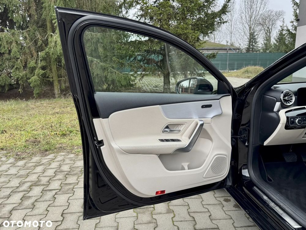 Mercedes-Benz Klasa A 180 Style 7G-DCT - 15