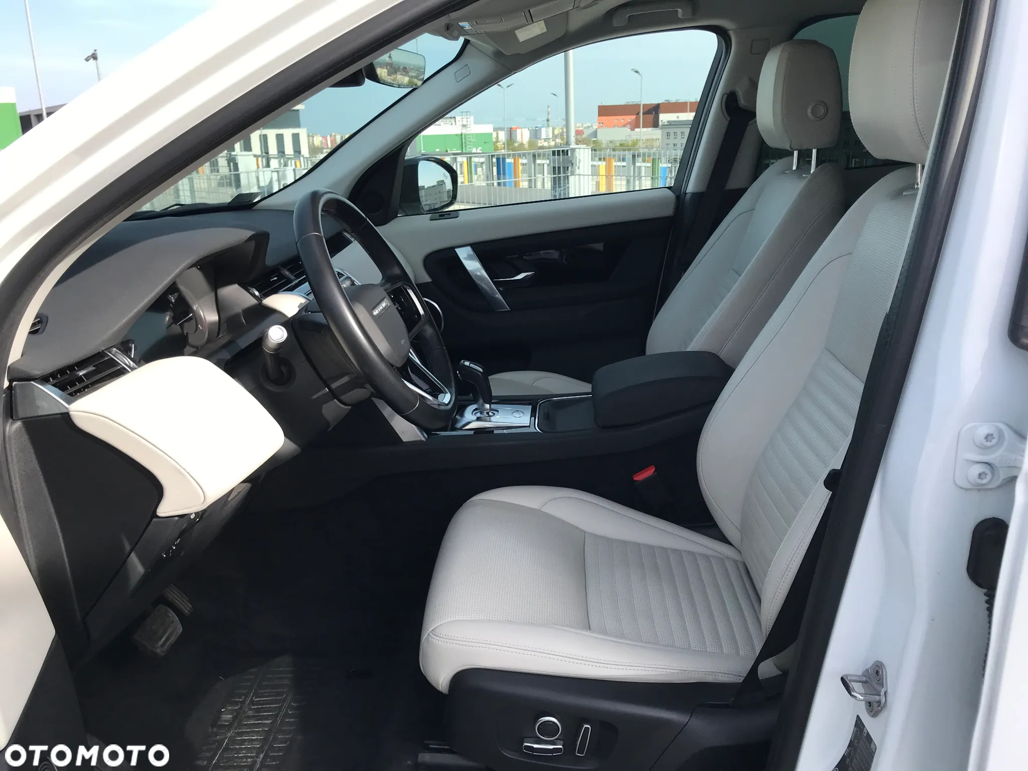 Land Rover Discovery Sport - 24