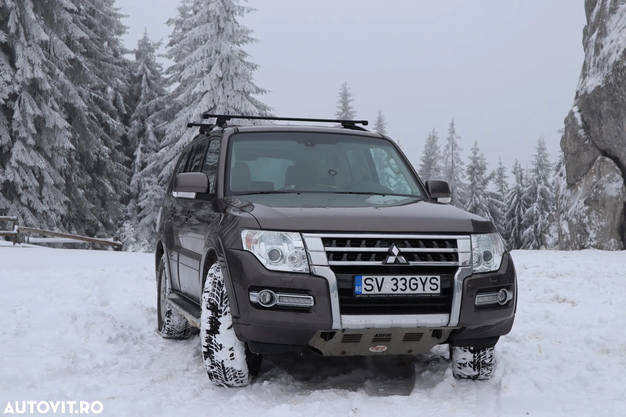 Mitsubishi Pajero - 28