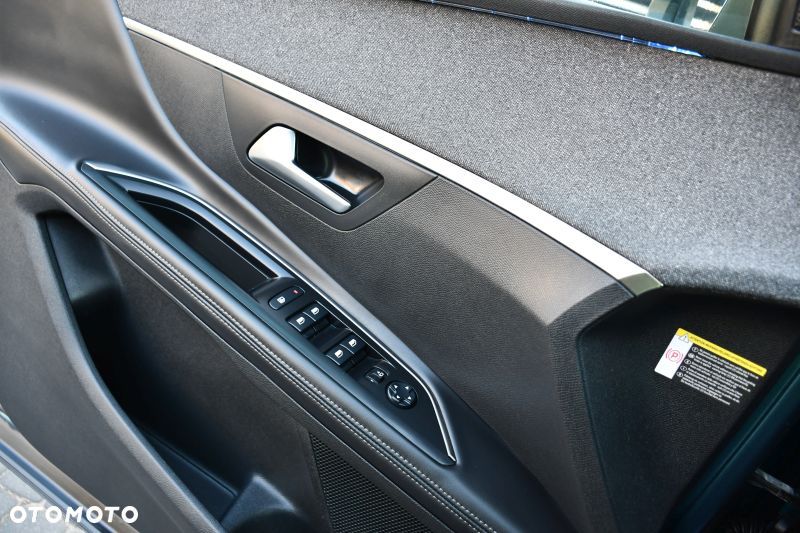 Peugeot 5008 THP 165 EAT6 Allure - 19