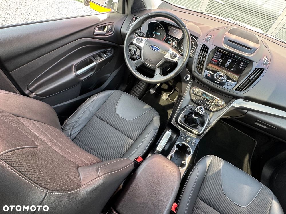 Ford Kuga 2.0 TDCi AWD ST-Line - 25