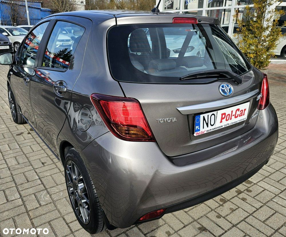 Toyota Yaris Hybrid 100 Business Edition - 8