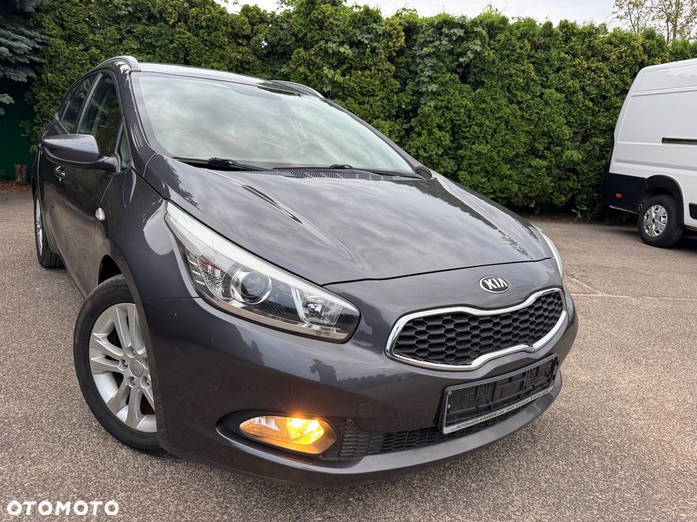 Kia Ceed 1.6 GDI ISG Dream Team Edition - 2