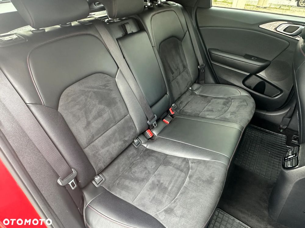 Kia ProCeed 1.6 T-GDI GT DCT - 33