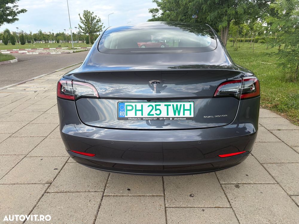 Tesla Model 3 - 3