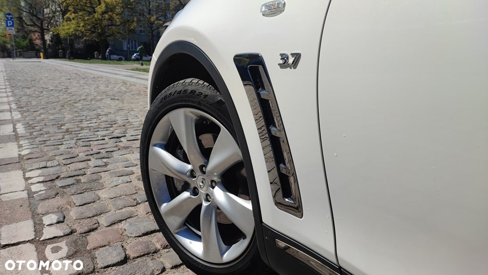 Infiniti QX70 3.7 S Premium - 8