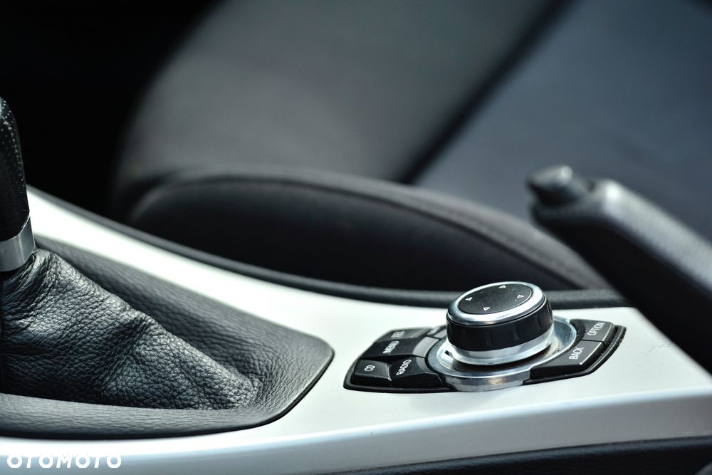 BMW Seria 3 320d - 15