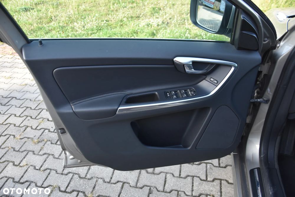 Volvo XC 60 D4 Summum - 15