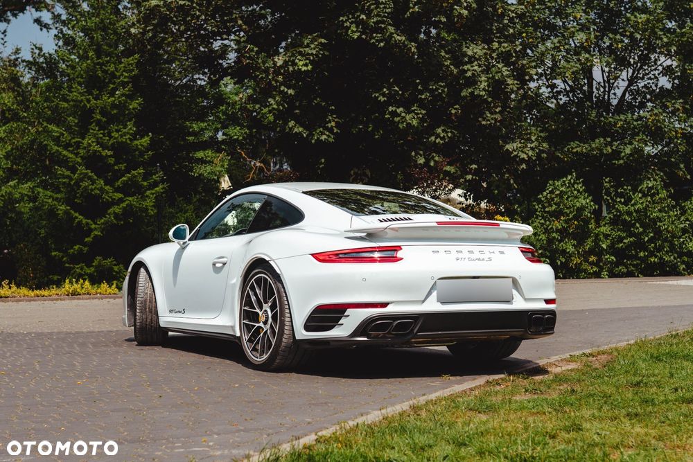 Porsche 911 Turbo S - 16