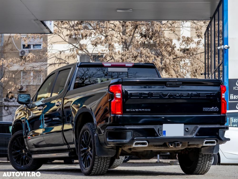 Chevrolet Silverado - 3