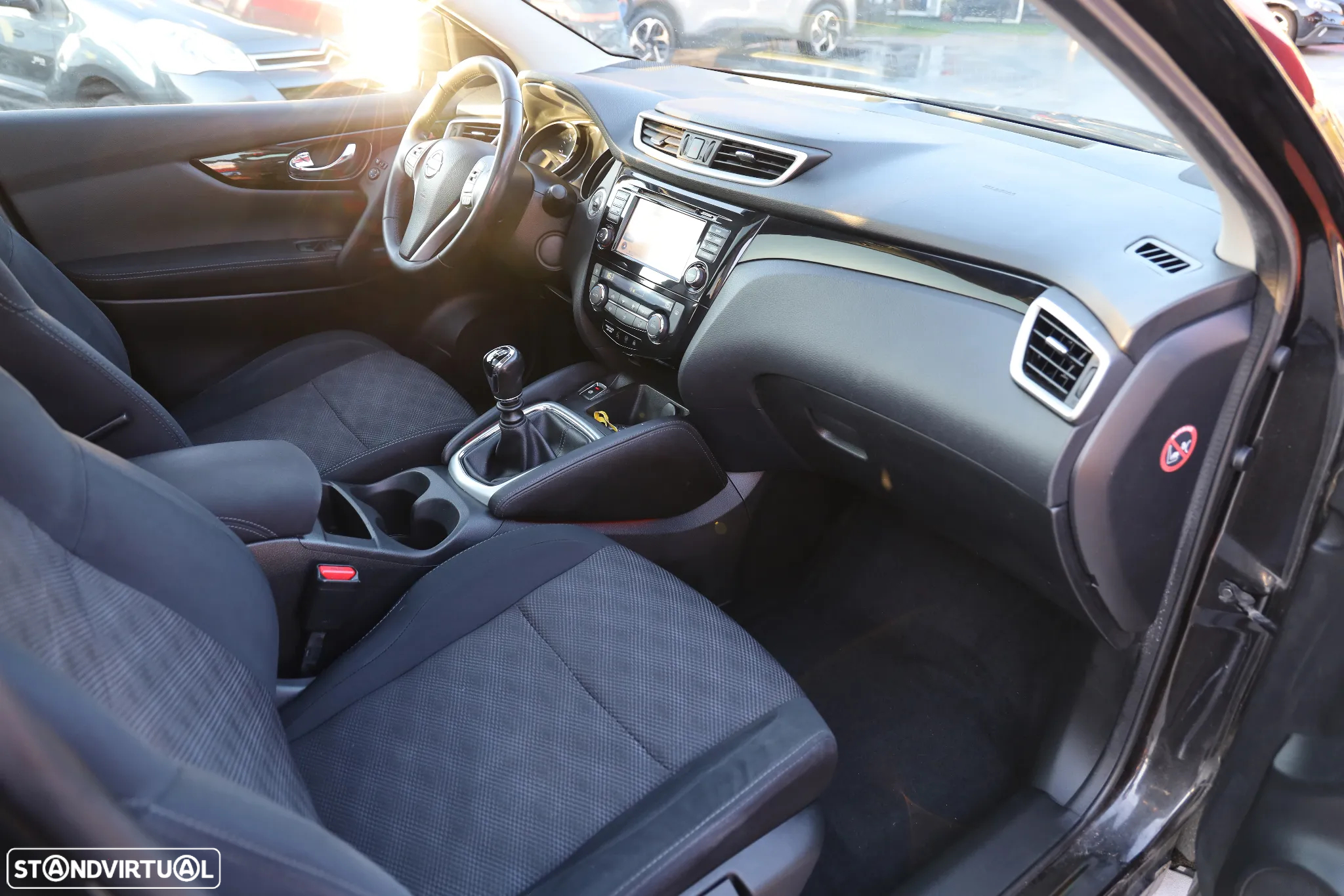 Nissan Qashqai 1.5 dCi N-Connecta 18 - 12