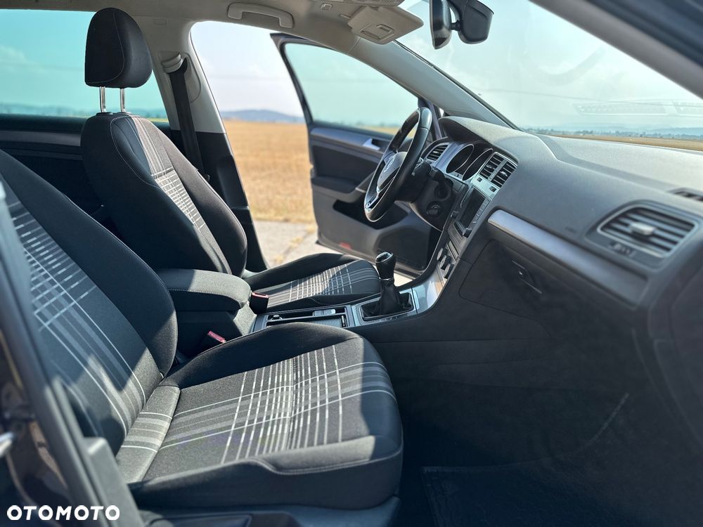 Volkswagen Golf 1.6 TDI BlueMotion Technology Lounge - 16