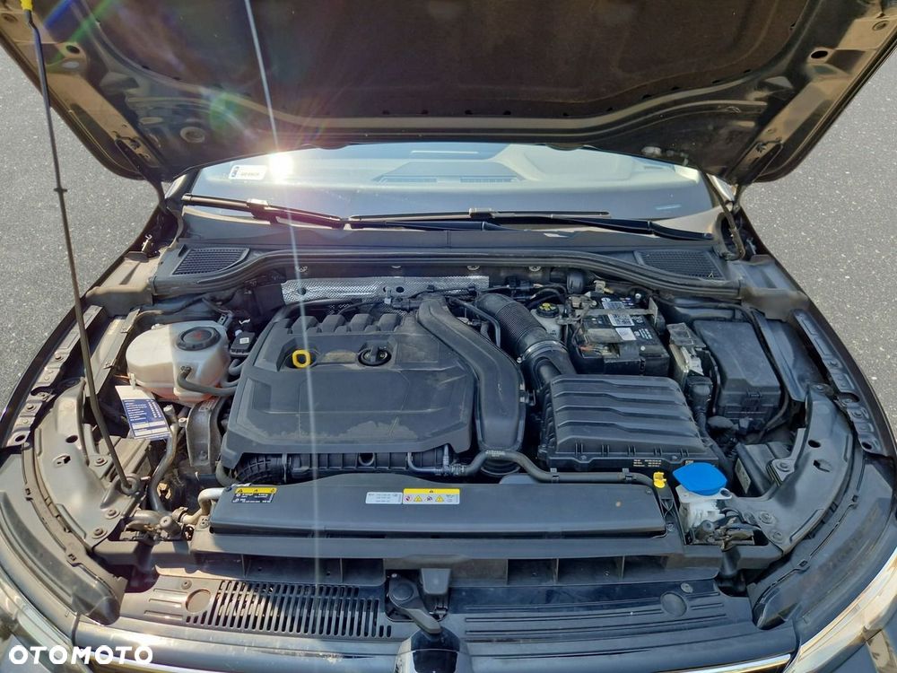 Volkswagen Golf - 25