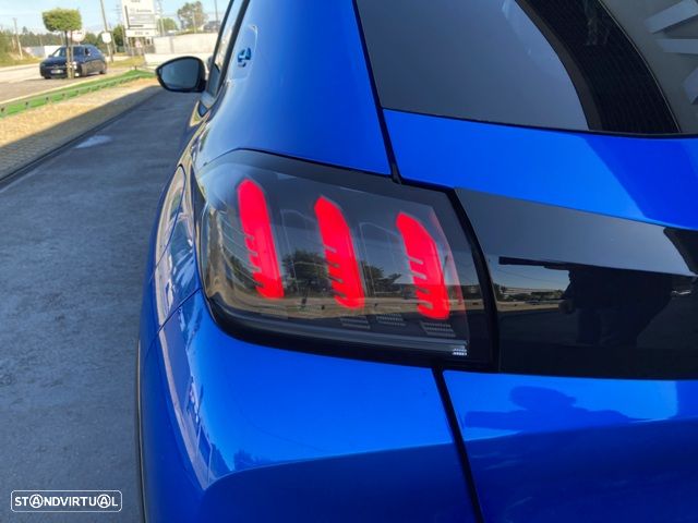 Peugeot e-208 Allure - 10