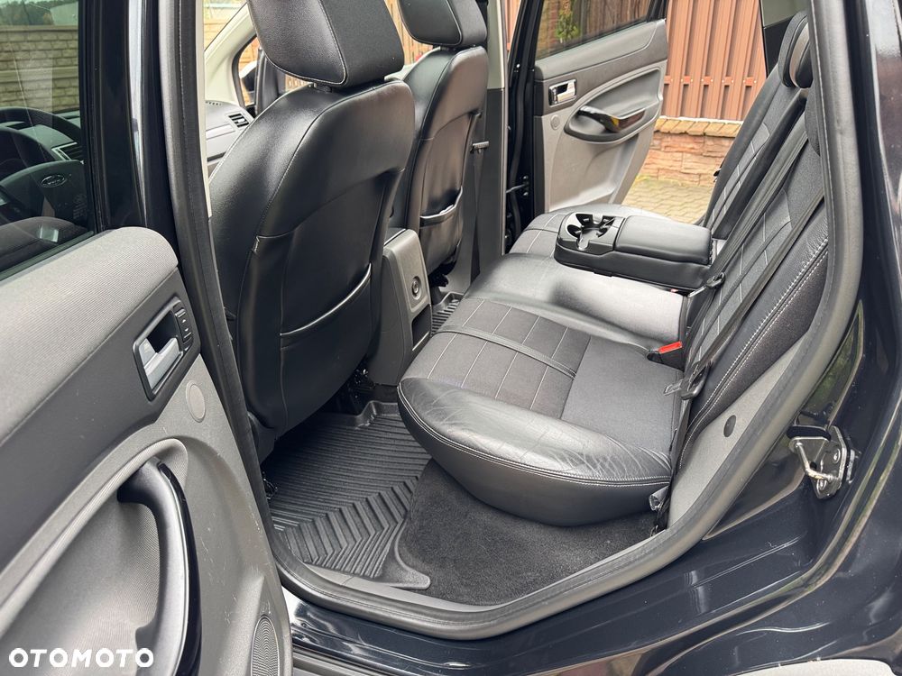 Ford Kuga 2.0 TDCi Titanium FWD - 11