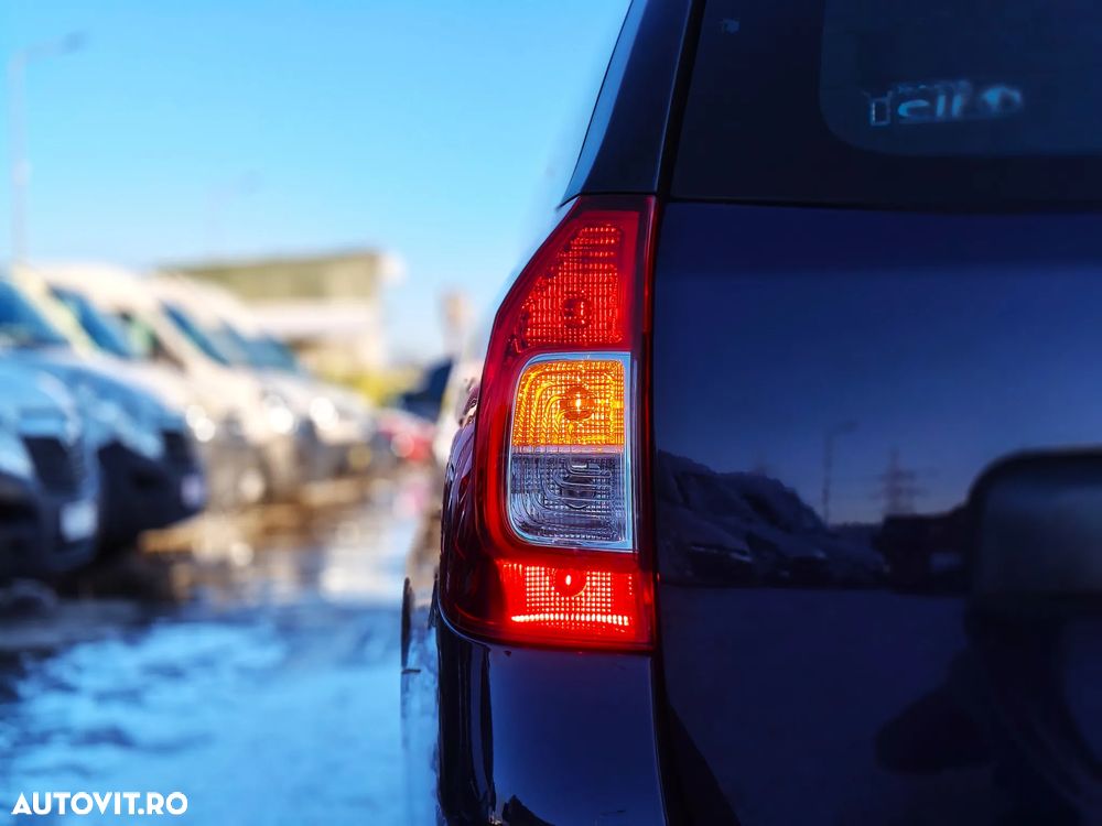 Dacia Logan TCe 90 Laureate - 12