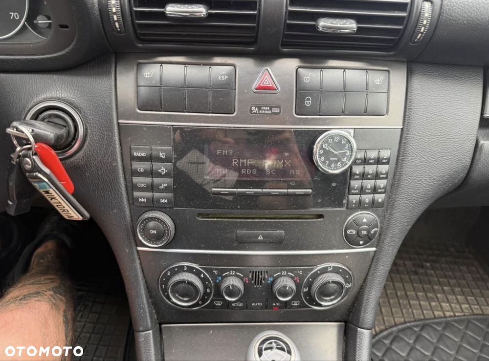 Mercedes-Benz C-Class 2005 photo 4