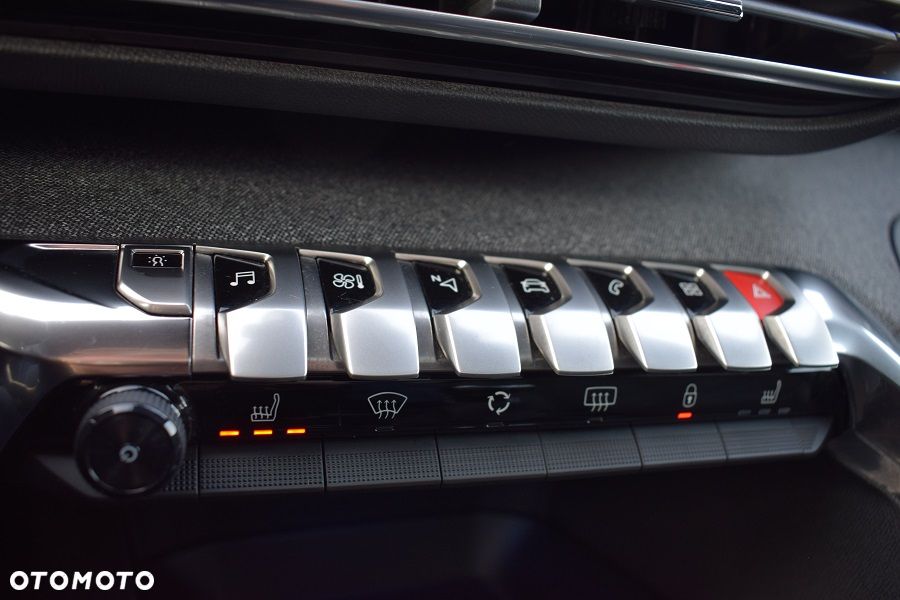 Peugeot 3008 1.2 PureTech GPF Allure S&S - 23