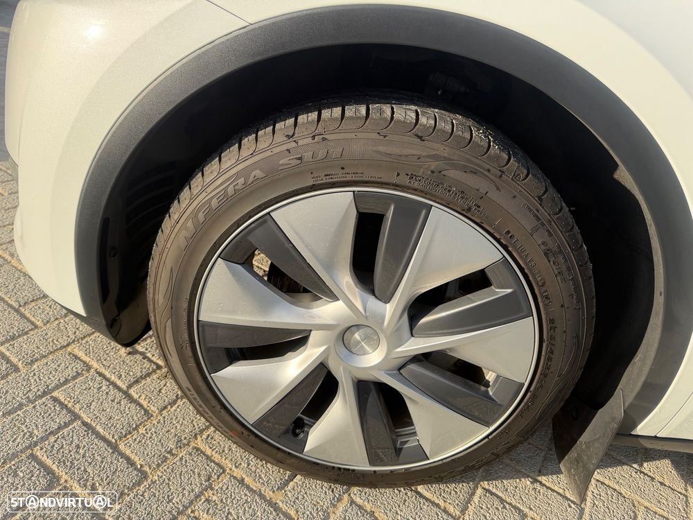 Tesla Model Y Long Range Dual Motor AWD - 21