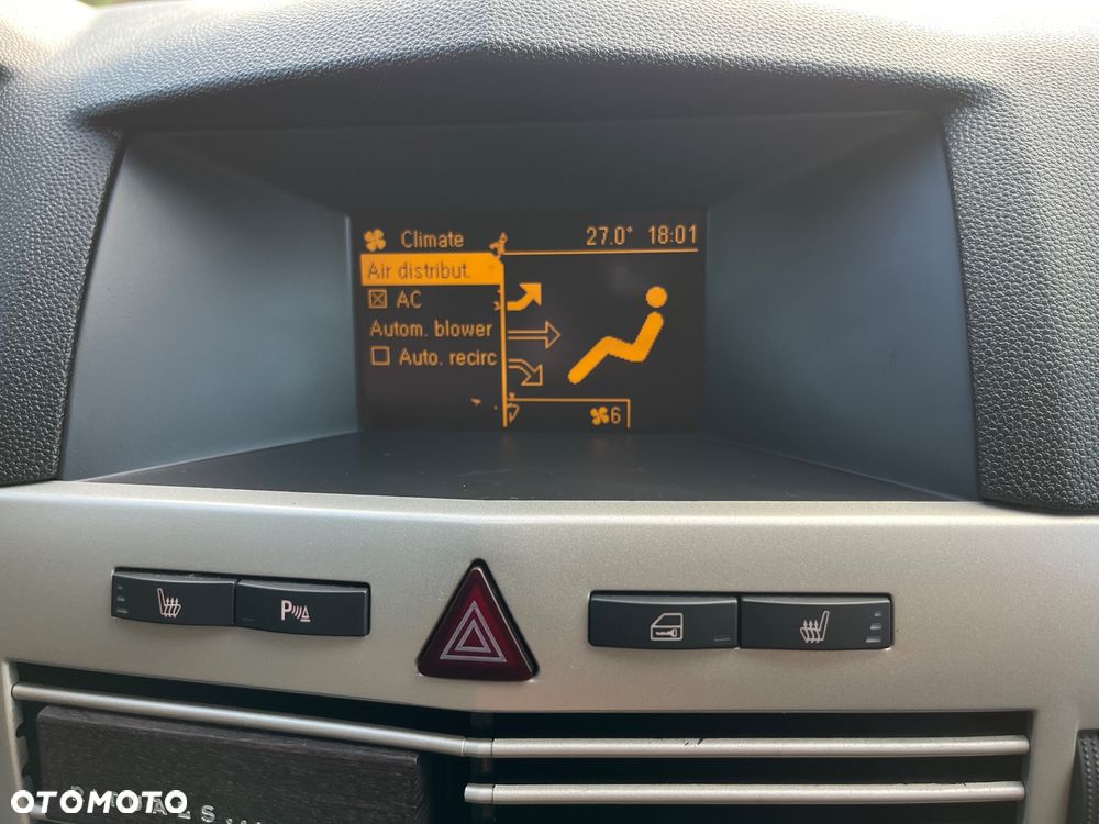 Opel Astra 1.6 Innovation - 24
