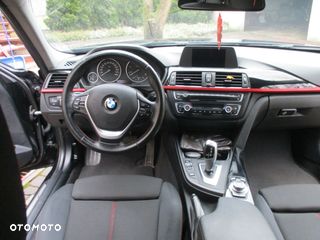 BMW Seria 3 318d Touring Sport Line