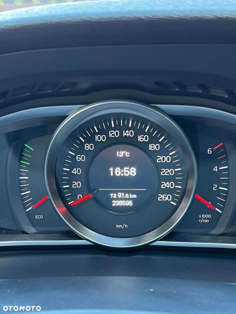 Volvo V40 D2 Kinetic - 6