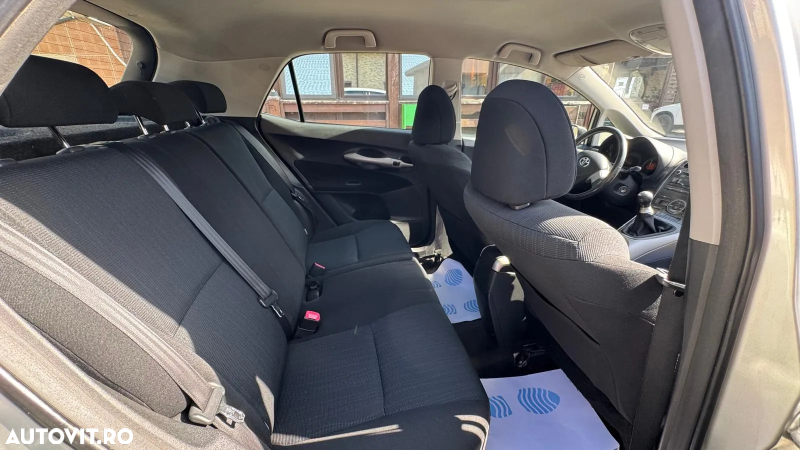 Toyota Auris 1.6 Luna - 6