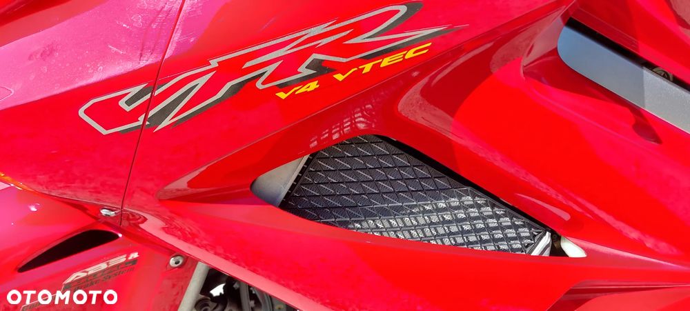 Honda VFR - 16