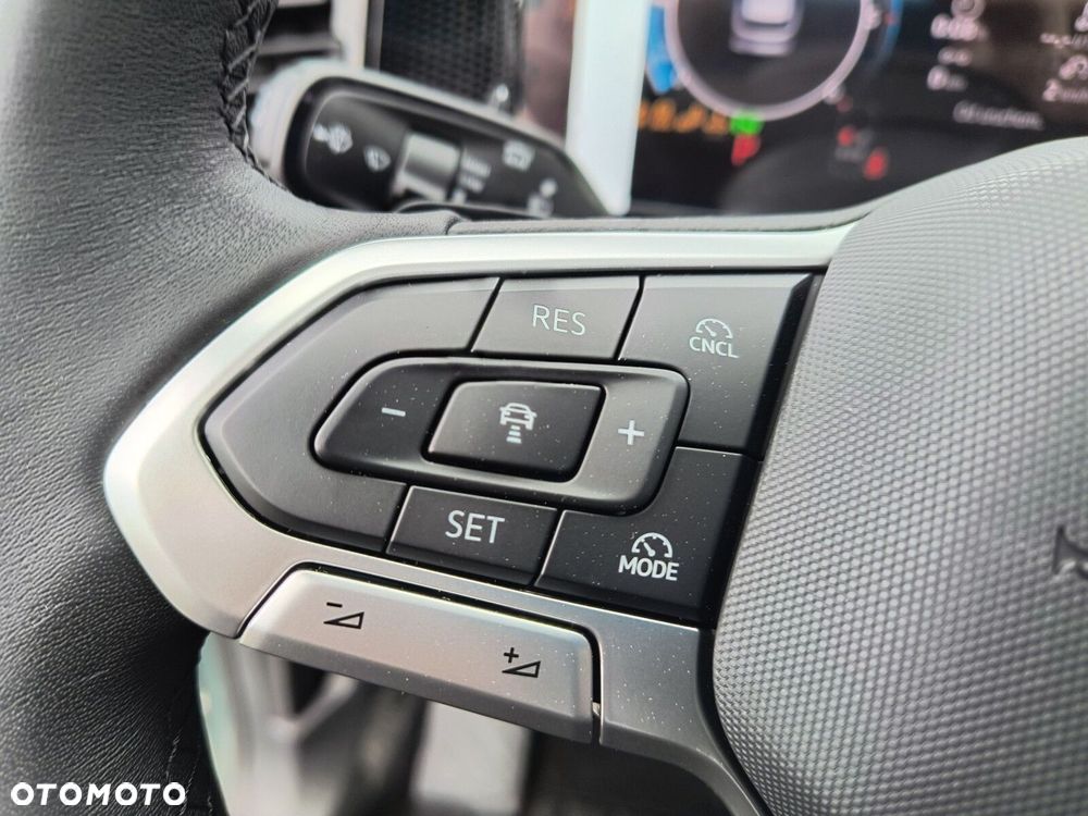 Volkswagen Tiguan - 19