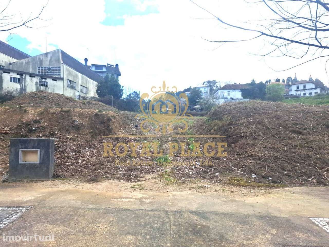 Terreno com 675m2 em São João da Madeira - Grande imagem: 2/3